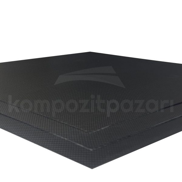 karbon fiber plaka